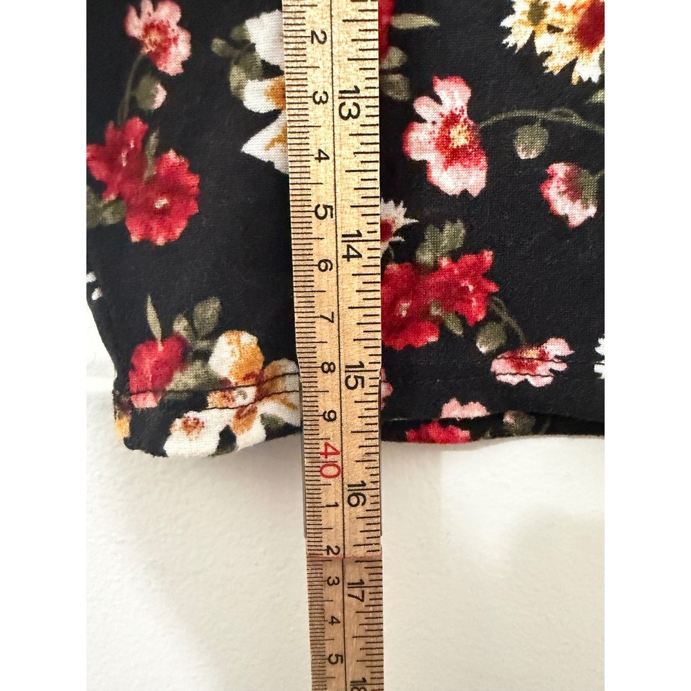 MRT 1030 | Floral Short Sleeve Crop Top | XL || Black Red| - Picture 5 of 5